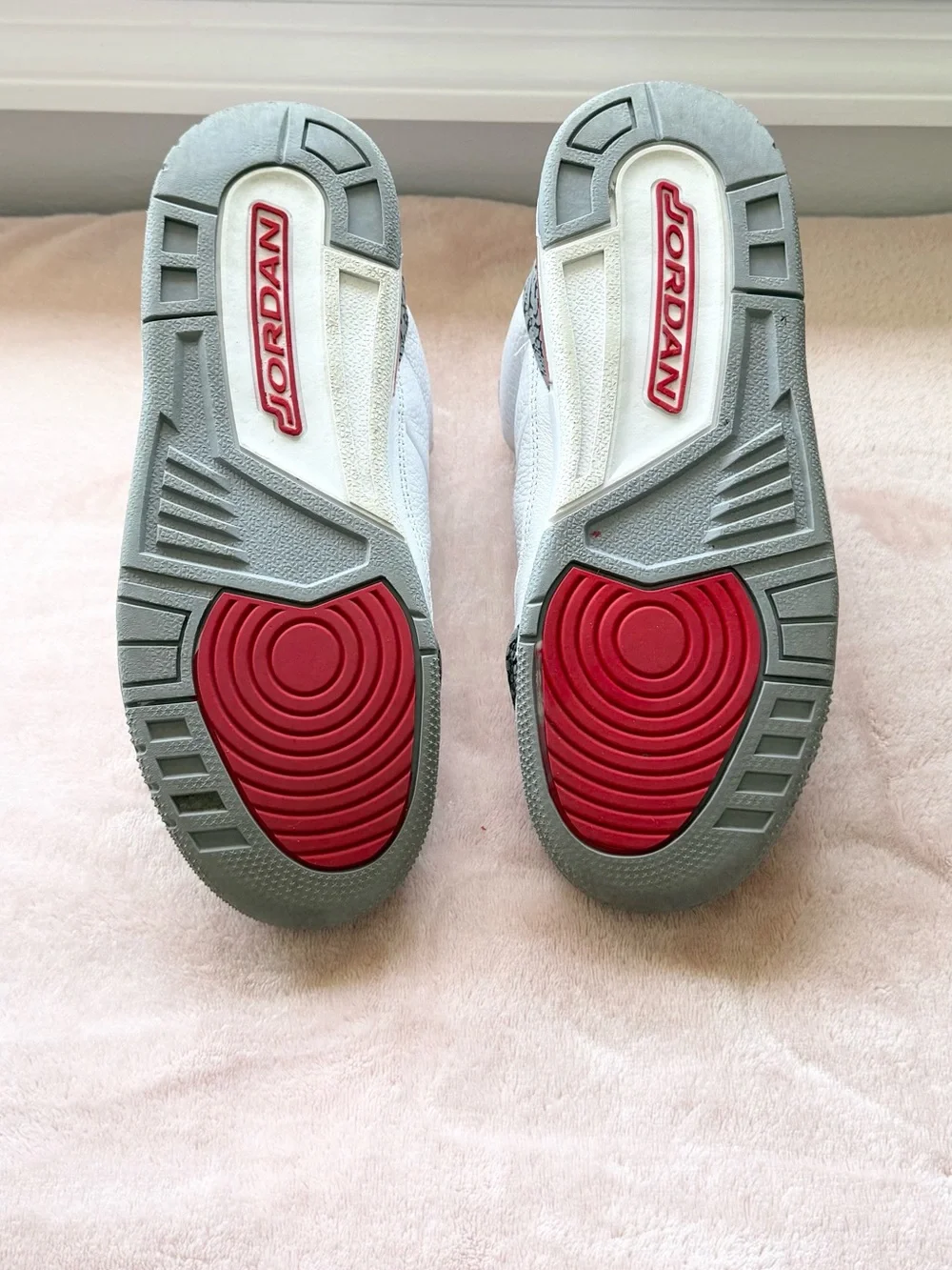 Jordan 3 retro “fire red” youth 5.5 fits women 5-5.5